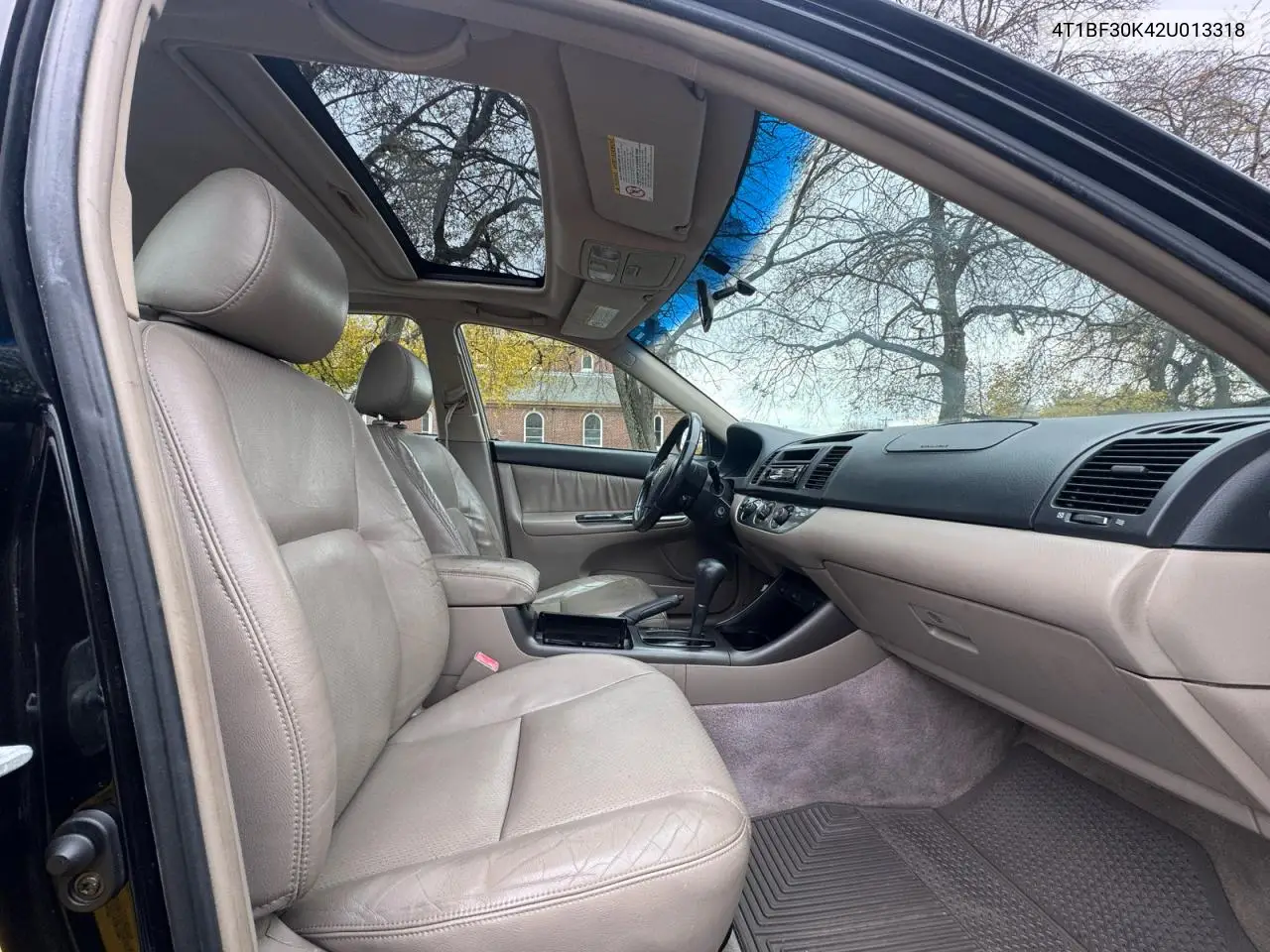 4T1BF30K42U013318 2002 Toyota Camry Le