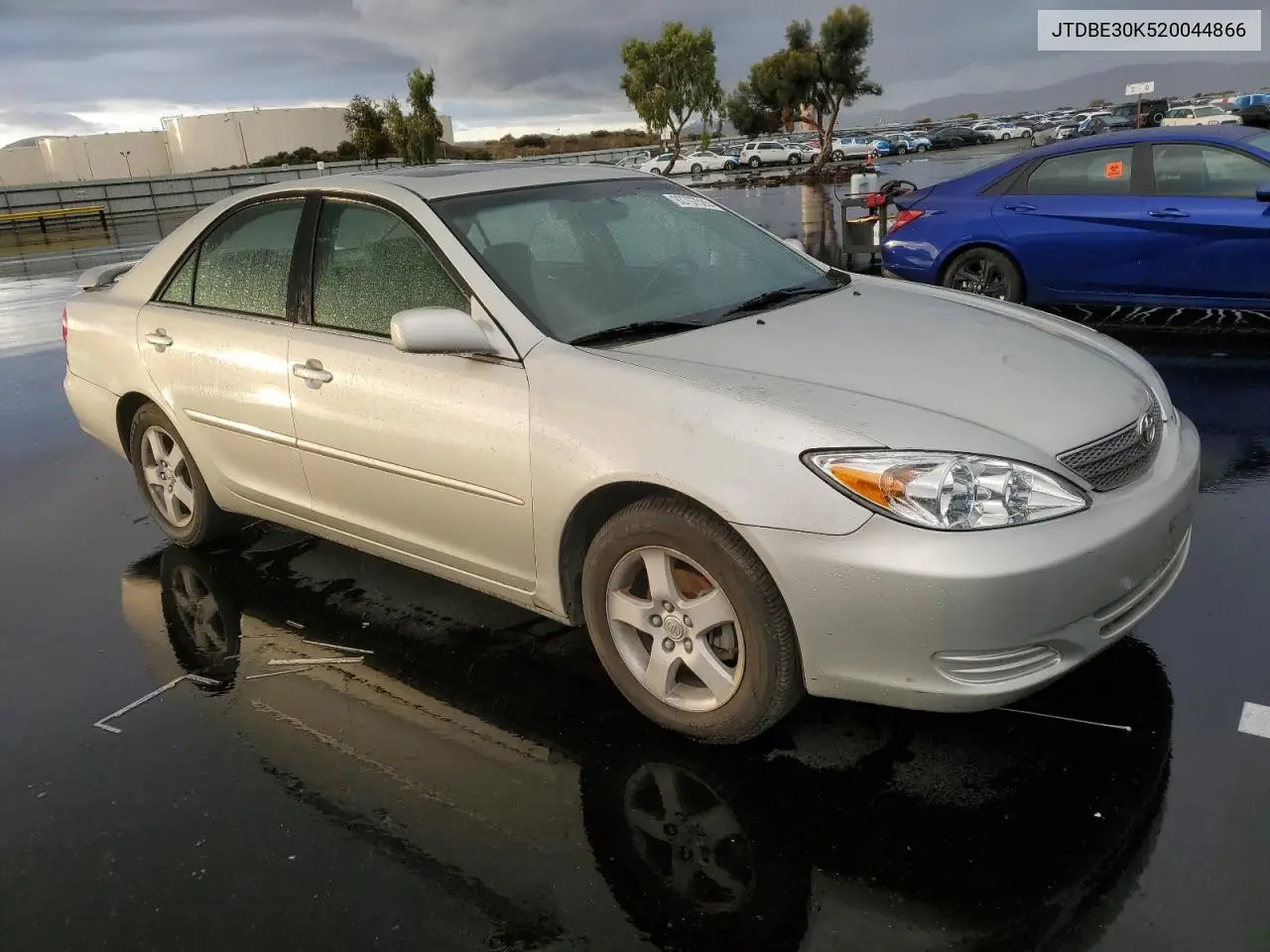 JTDBE30K520044866 2002 Toyota Camry Le