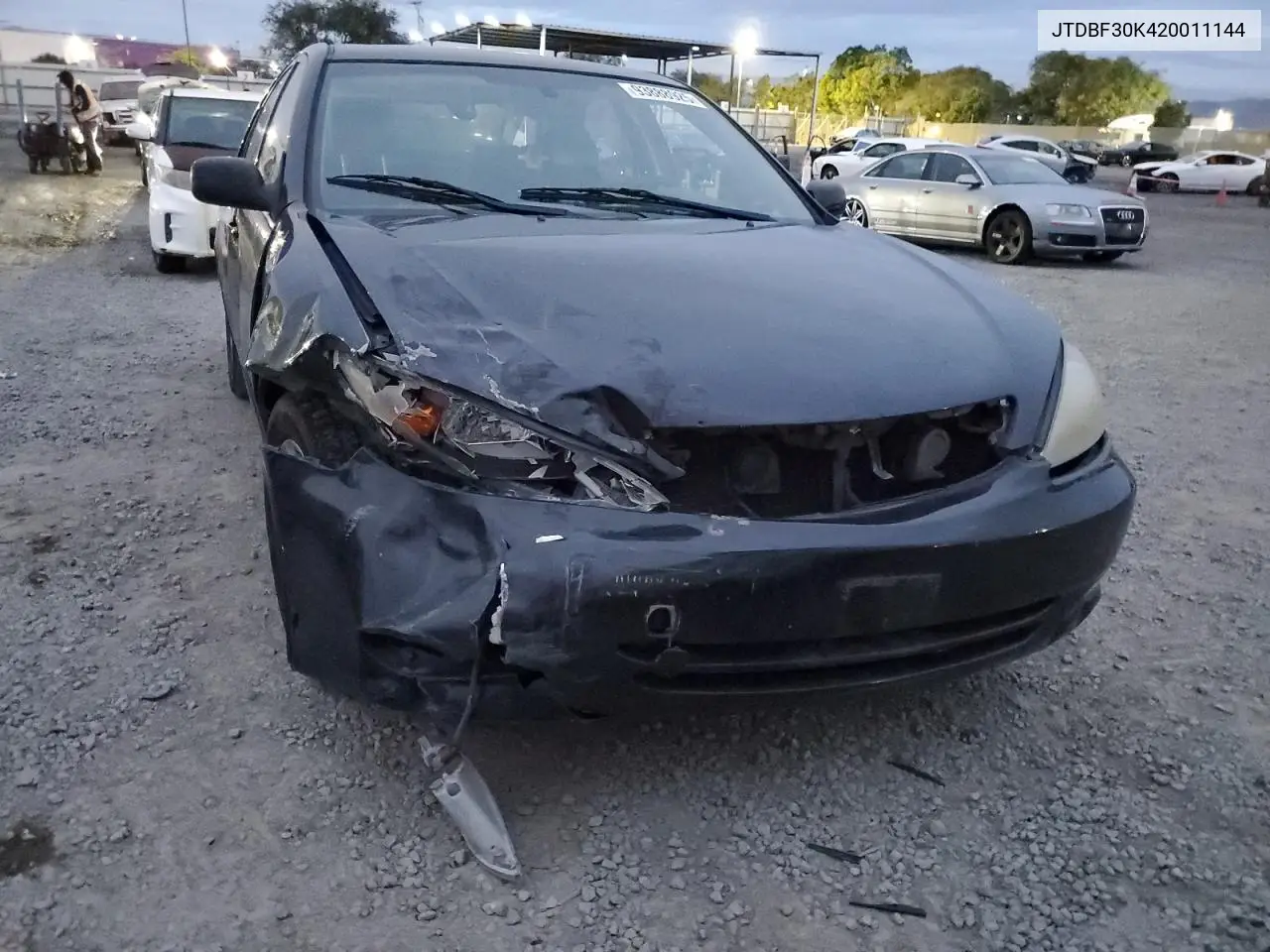 JTDBF30K420011144 2002 Toyota Camry Le