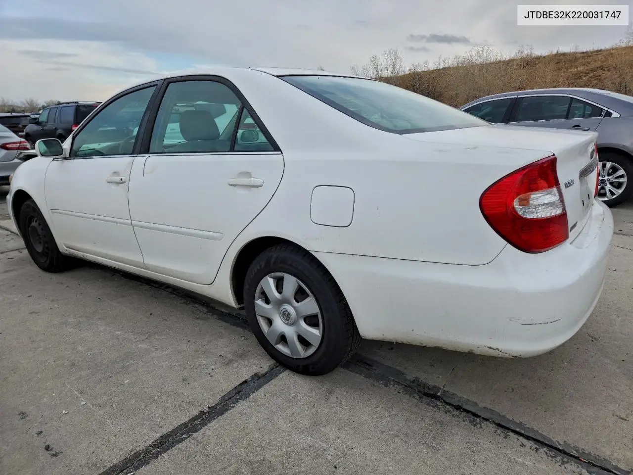 JTDBE32K220031747 2002 Toyota Camry Le