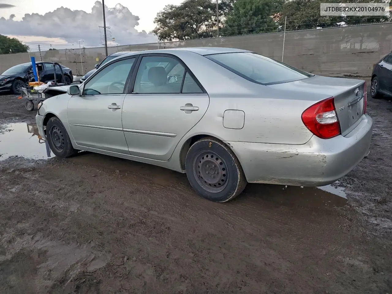JTDBE32KX20104976 2002 Toyota Camry Le