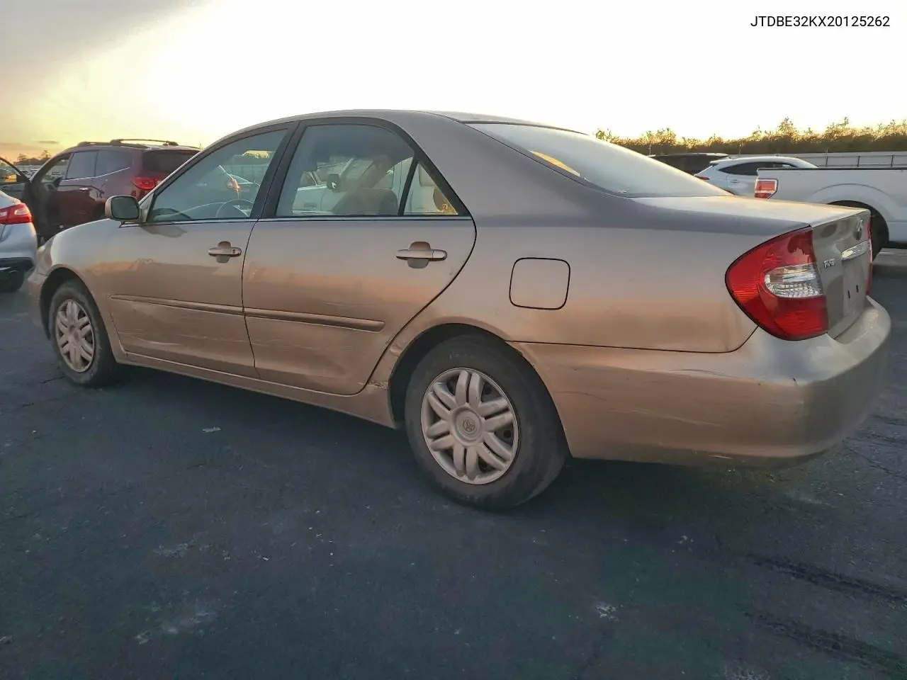 JTDBE32KX20125262 2002 Toyota Camry Le