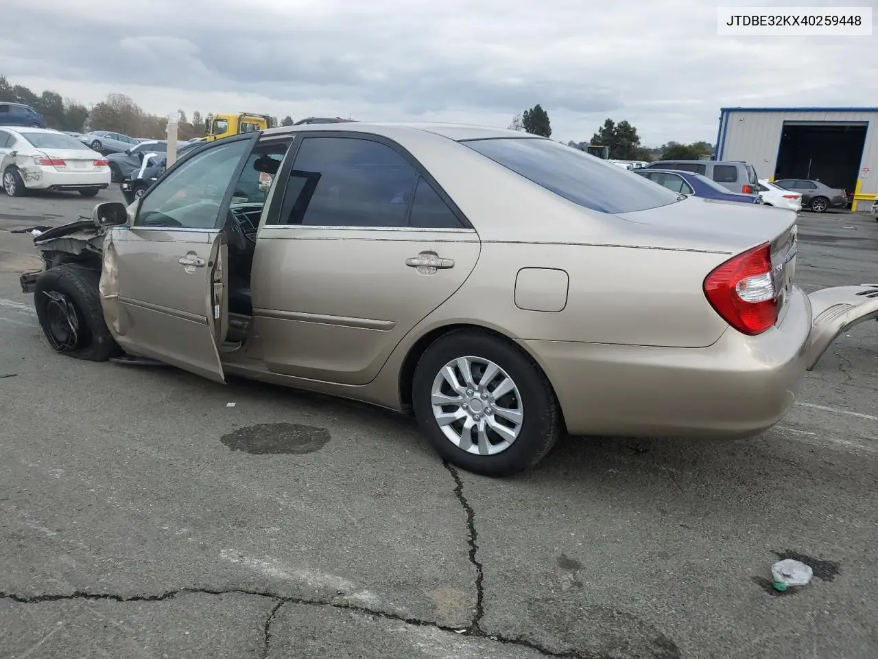 JTDBE32KX40259448 2004 Toyota Camry Le