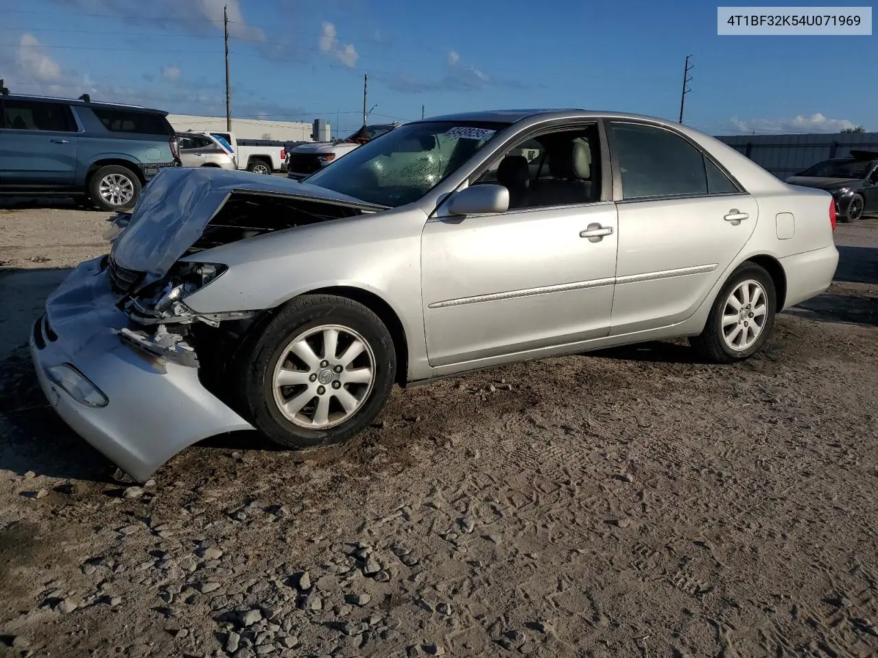 4T1BF32K54U071969 2004 Toyota Camry Le