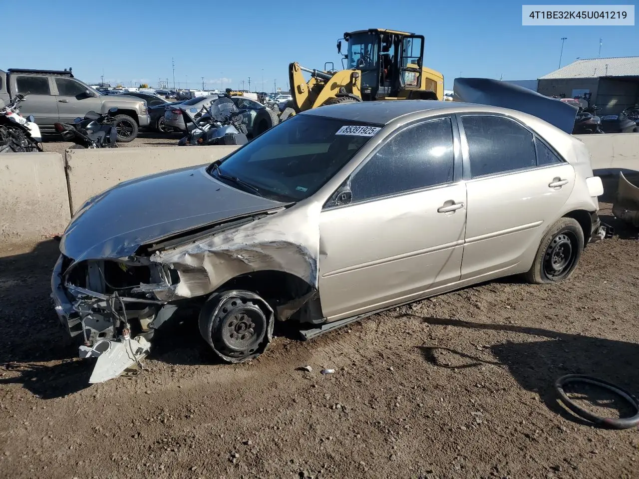 4T1BE32K45U041219 2005 Toyota Camry Le