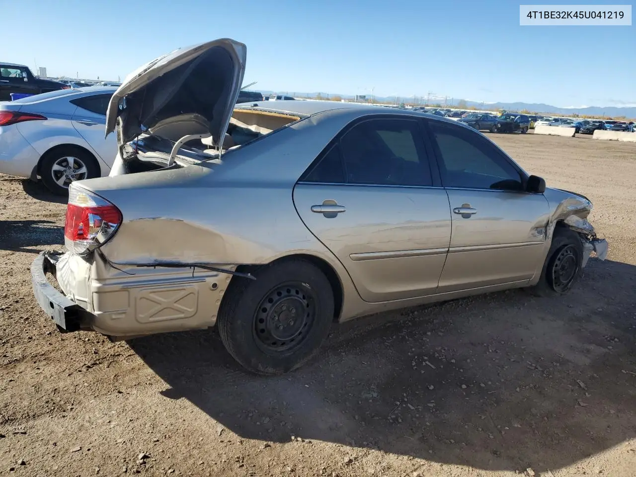 4T1BE32K45U041219 2005 Toyota Camry Le