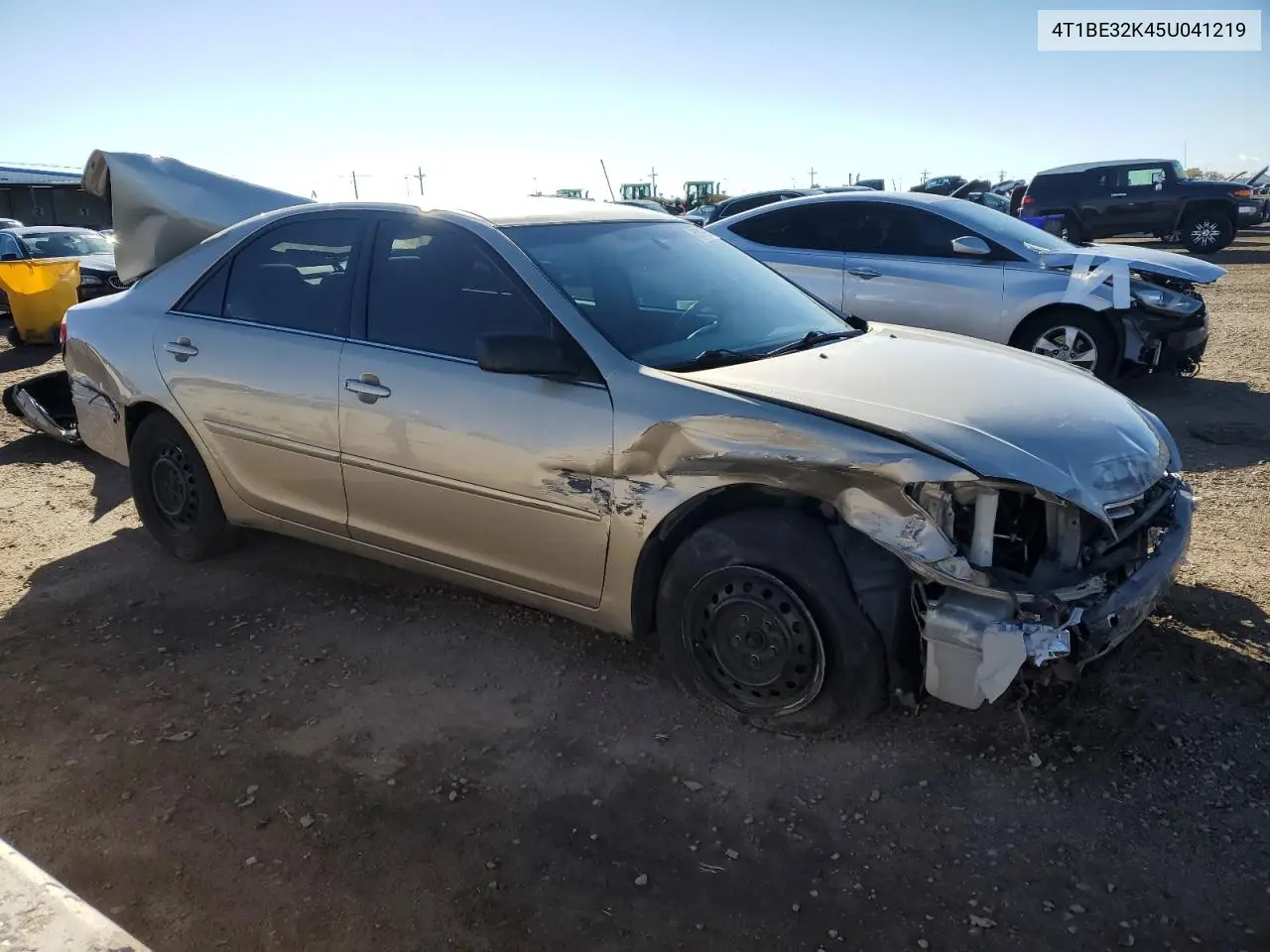 4T1BE32K45U041219 2005 Toyota Camry Le