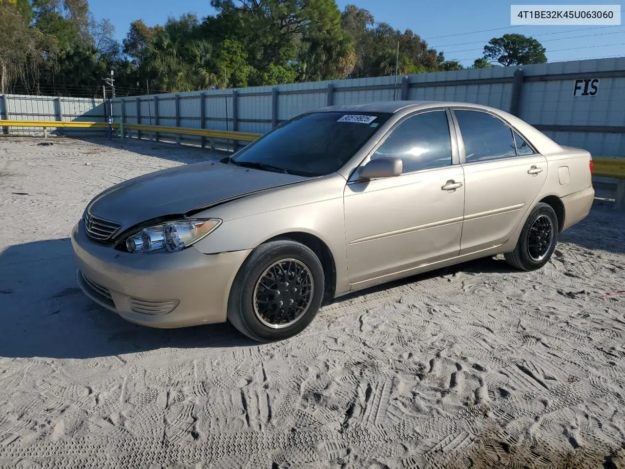 4T1BE32K45U063060 2005 Toyota Camry Le