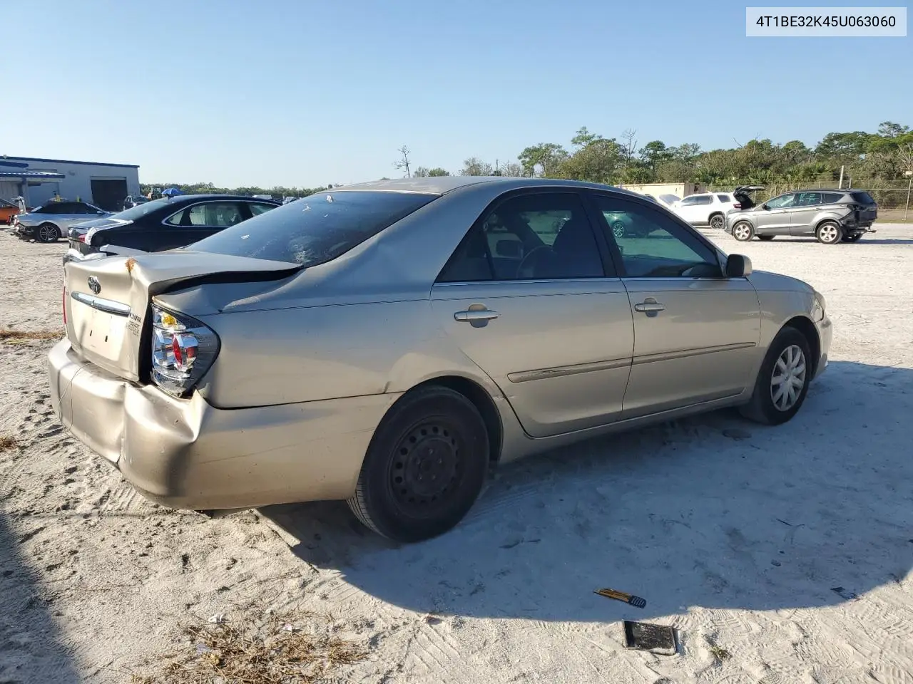 4T1BE32K45U063060 2005 Toyota Camry Le