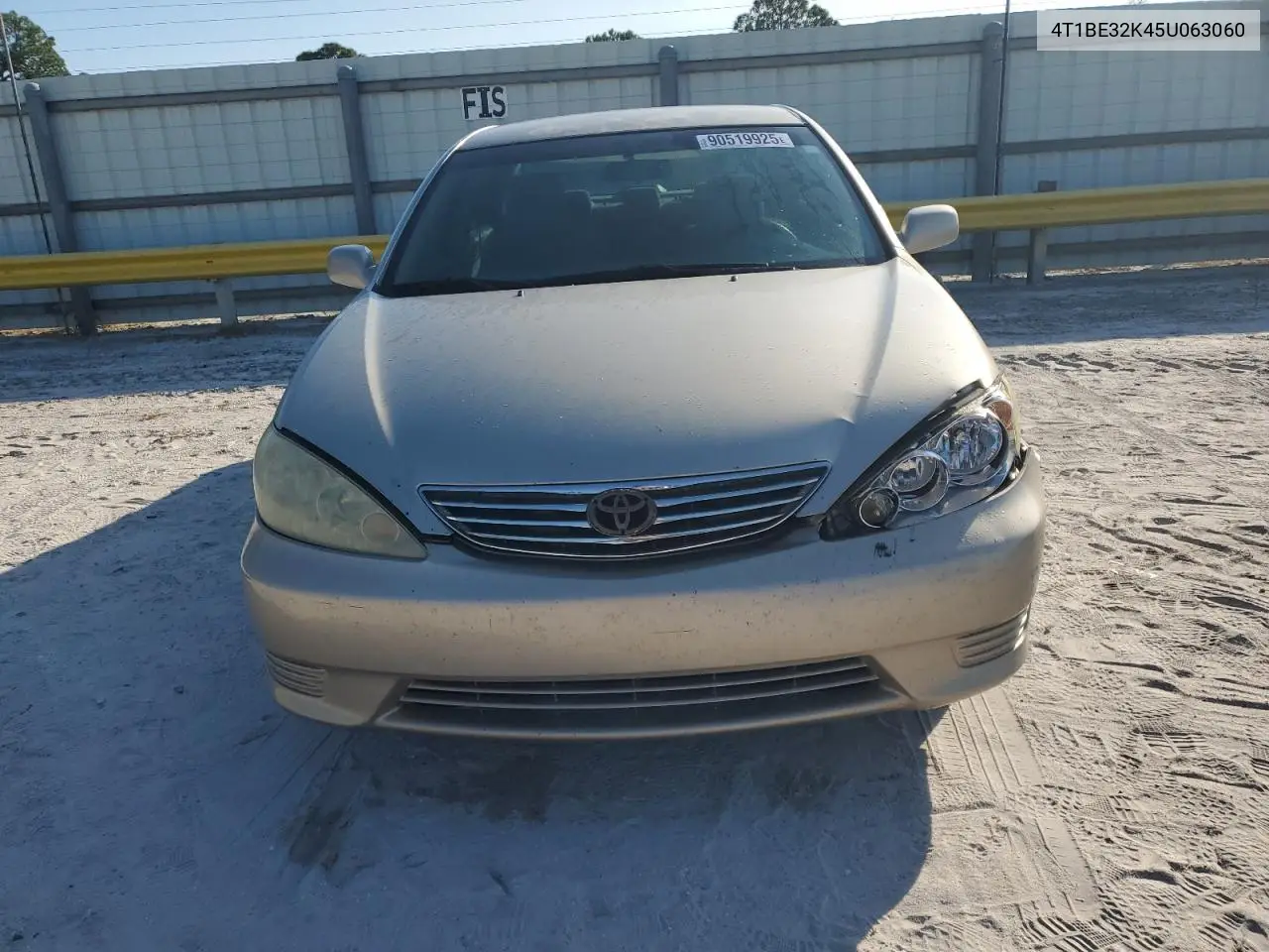 4T1BE32K45U063060 2005 Toyota Camry Le