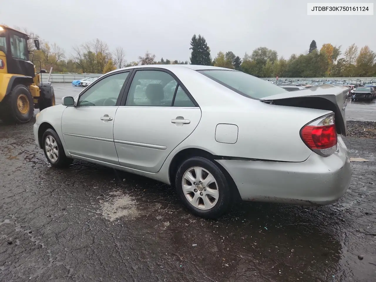 JTDBF30K750161124 2005 Toyota Camry Le