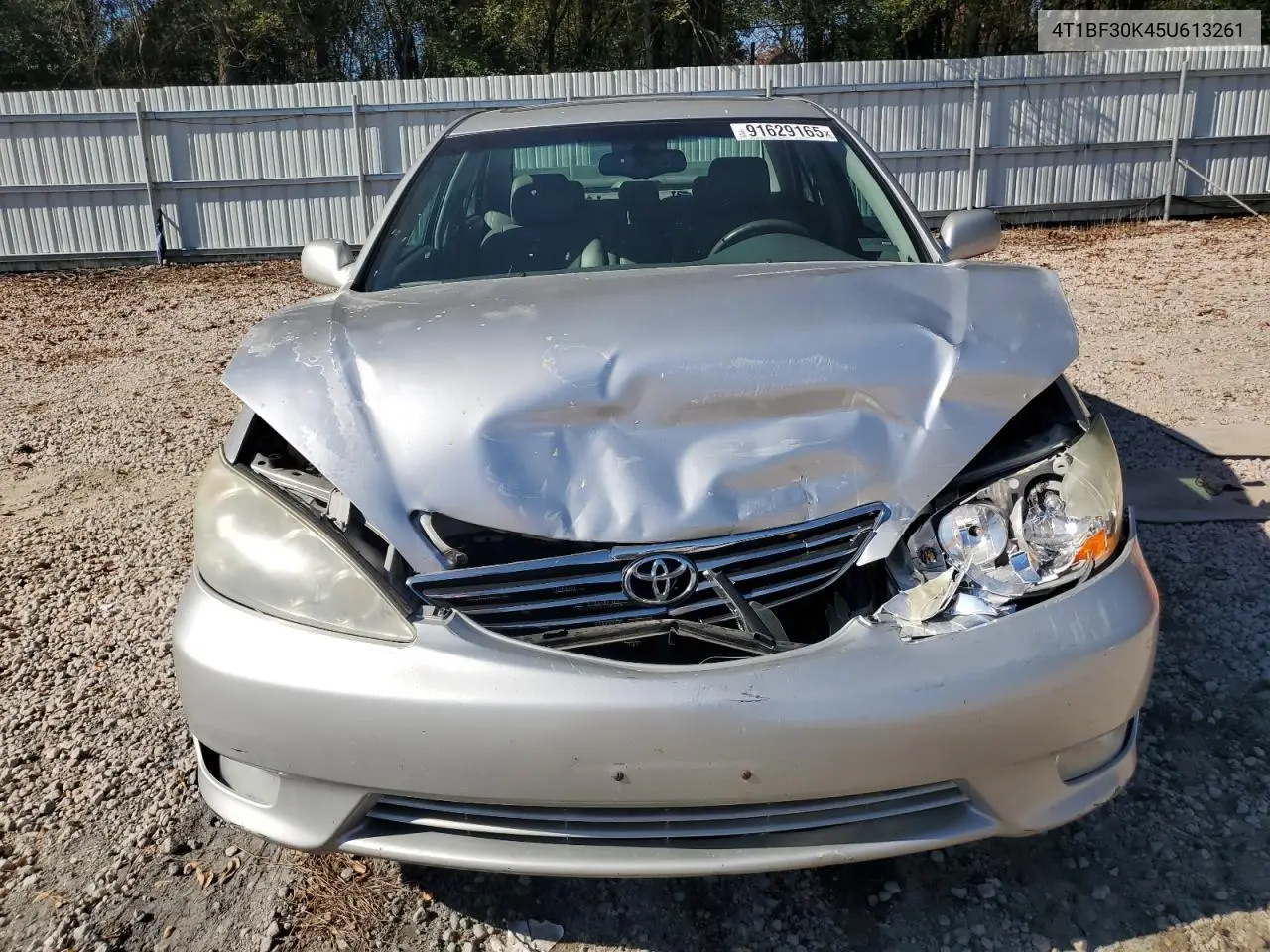 4T1BF30K45U613261 2005 Toyota Camry Le