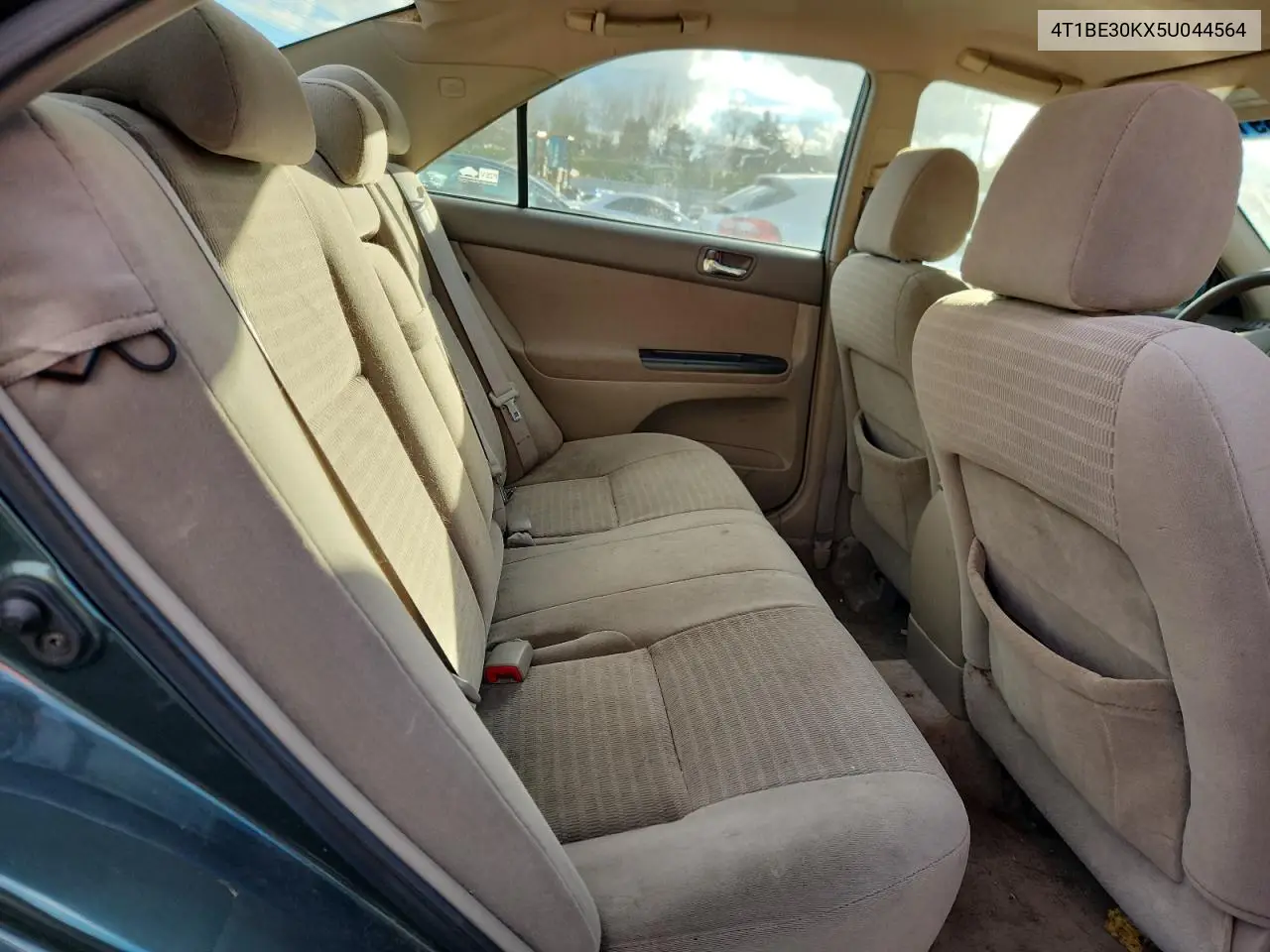 4T1BE30KX5U044564 2005 Toyota Camry Le