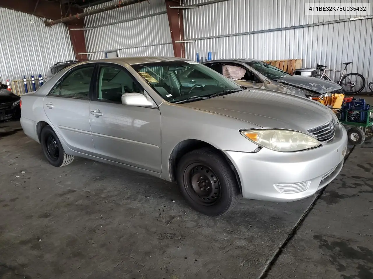 4T1BE32K75U035432 2005 Toyota Camry Le