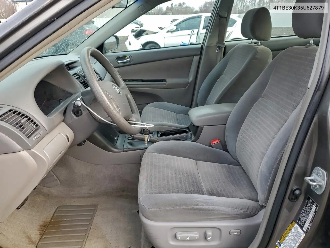 4T1BE30K35U627879 2005 Toyota Camry Le