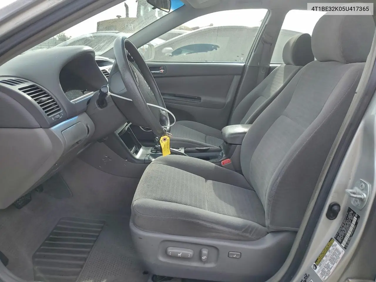 4T1BE32K05U417365 2005 Toyota Camry Le