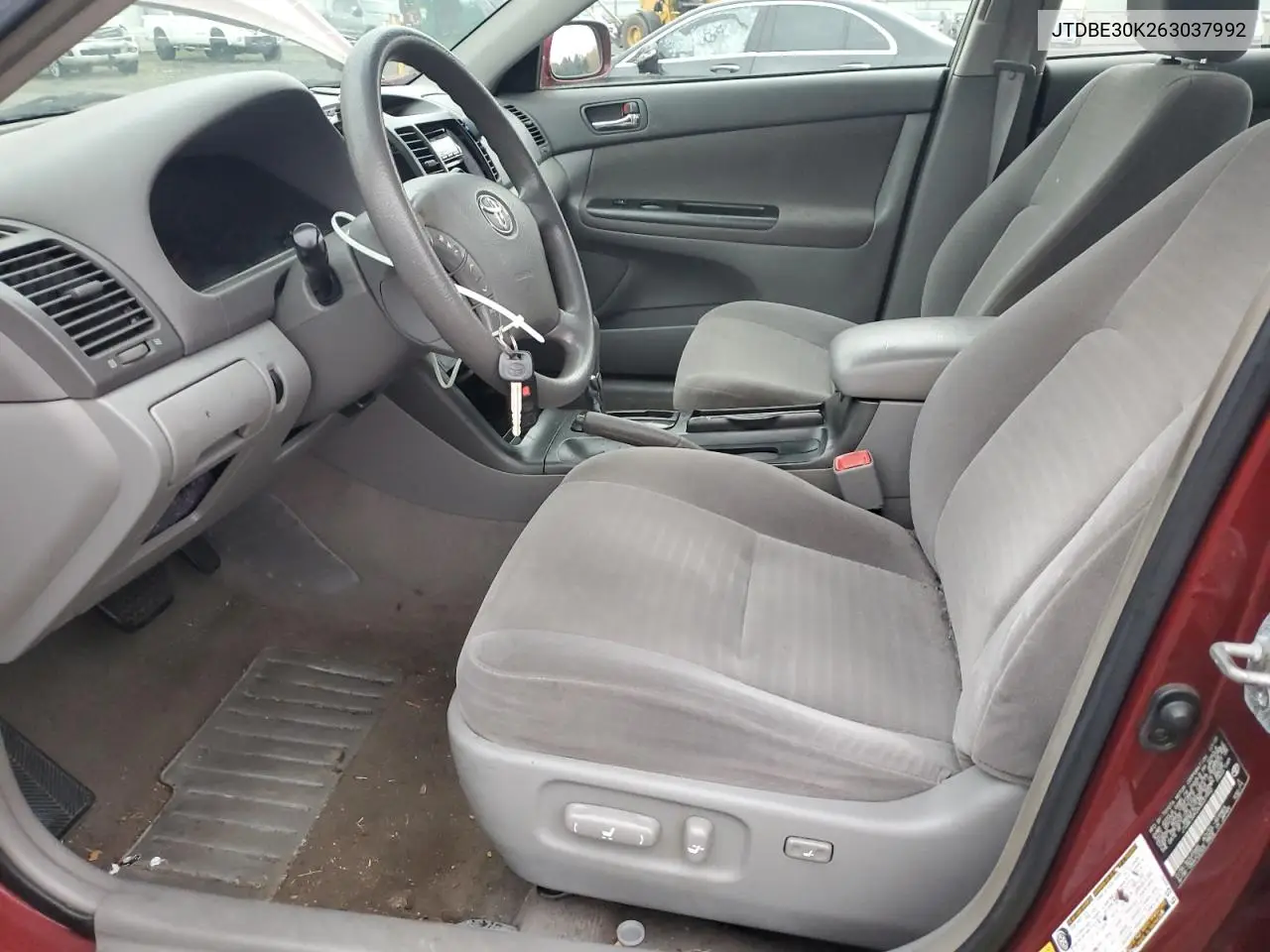 JTDBE30K263037992 2006 Toyota Camry Le