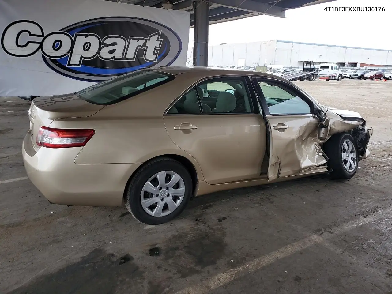 4T1BF3EKXBU136176 2011 Toyota Camry Base
