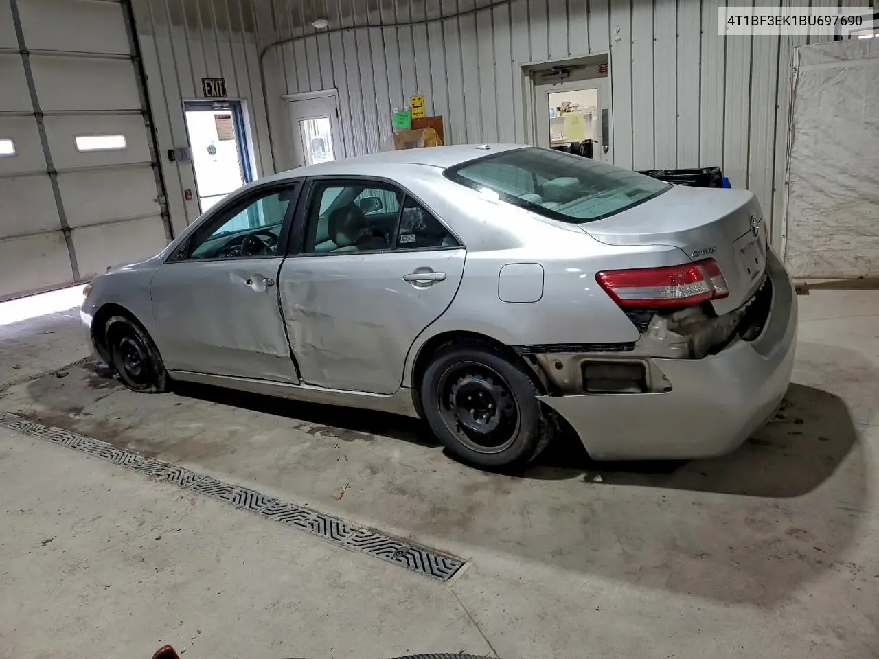 4T1BF3EK1BU697690 2011 Toyota Camry Le