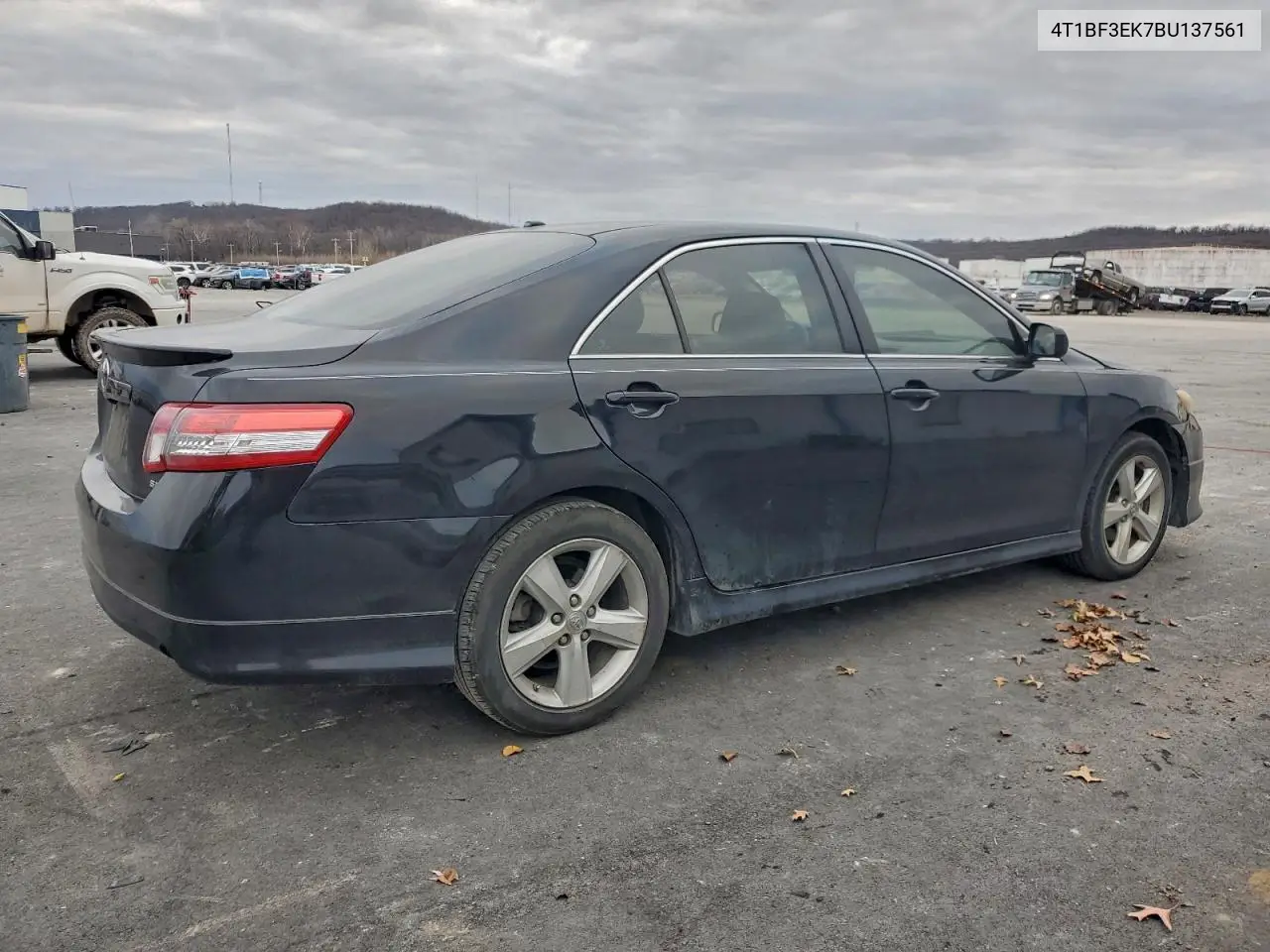 4T1BF3EK7BU137561 2011 Toyota Camry Se