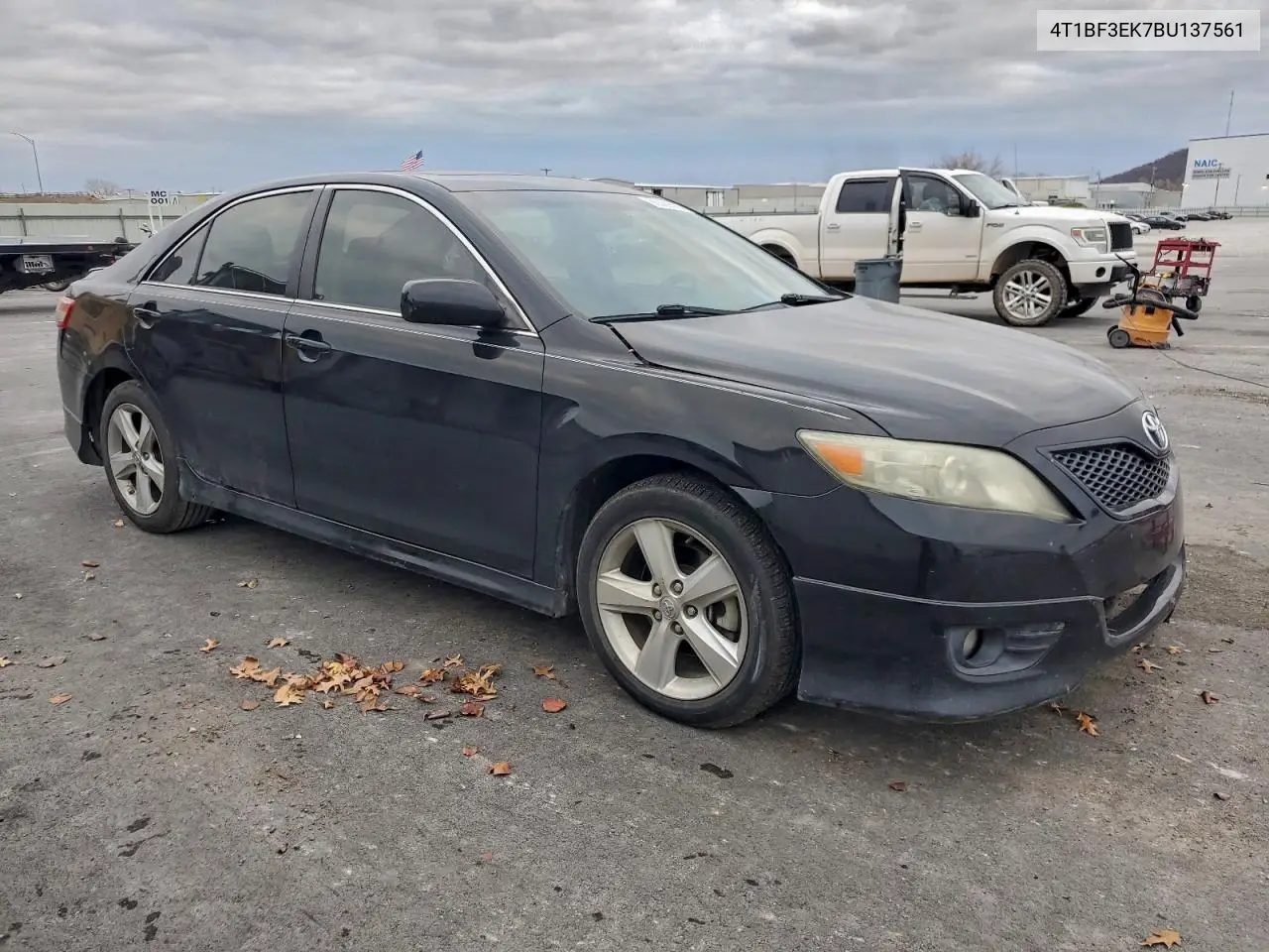 4T1BF3EK7BU137561 2011 Toyota Camry Se