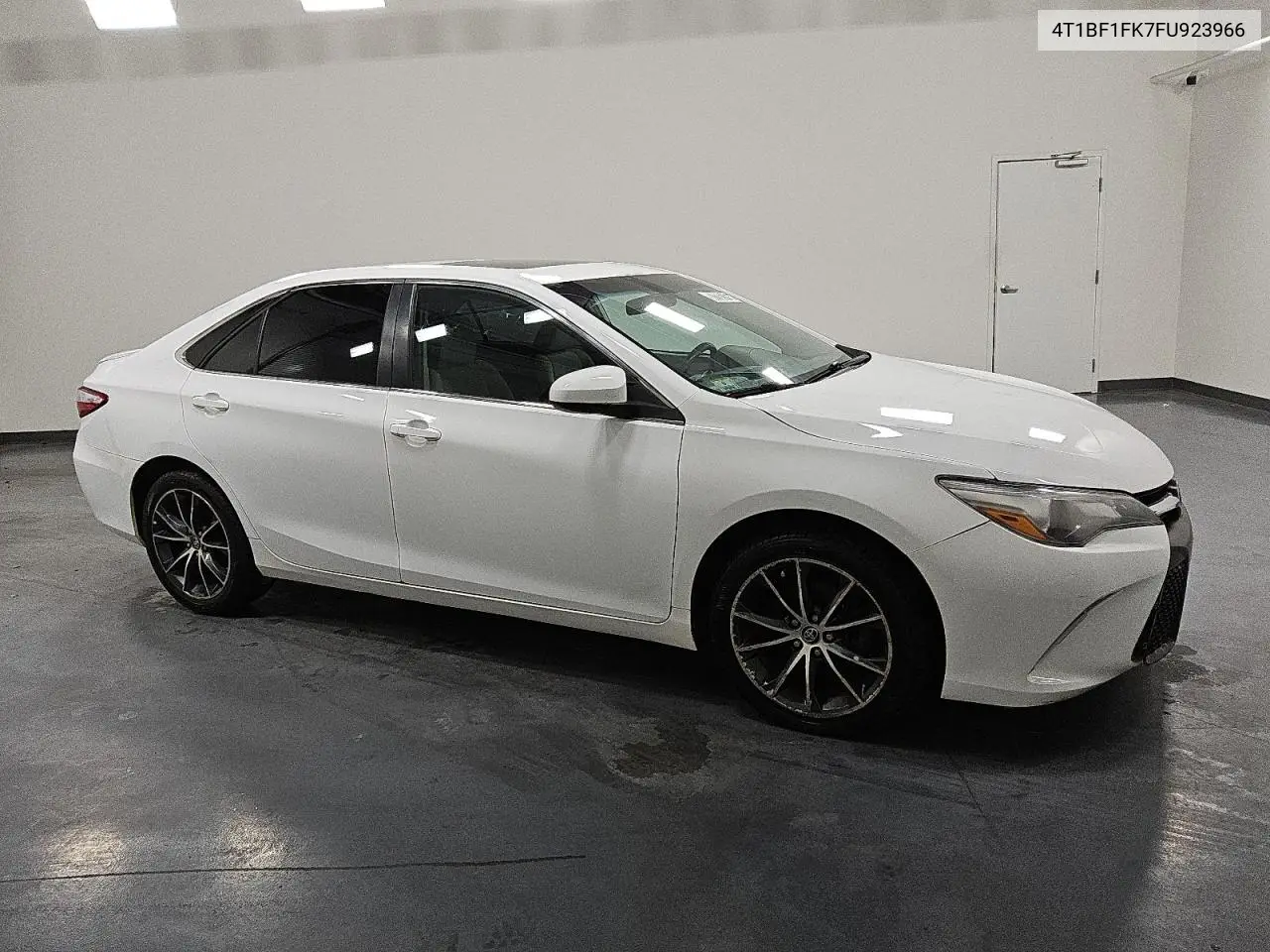 4T1BF1FK7FU923966 2015 Toyota Camry Le