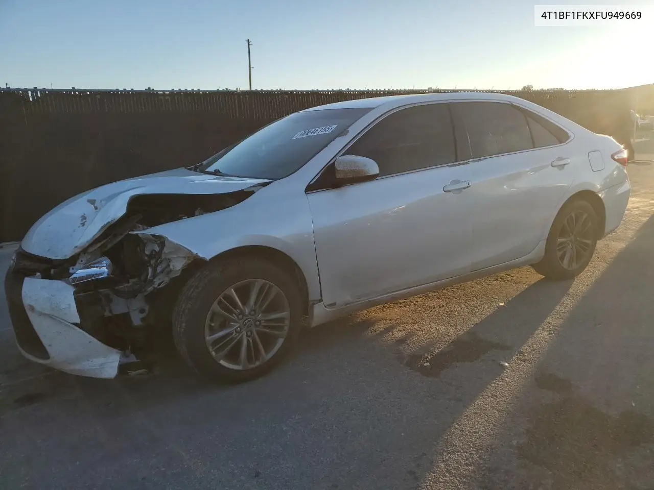 4T1BF1FKXFU949669 2015 Toyota Camry Le