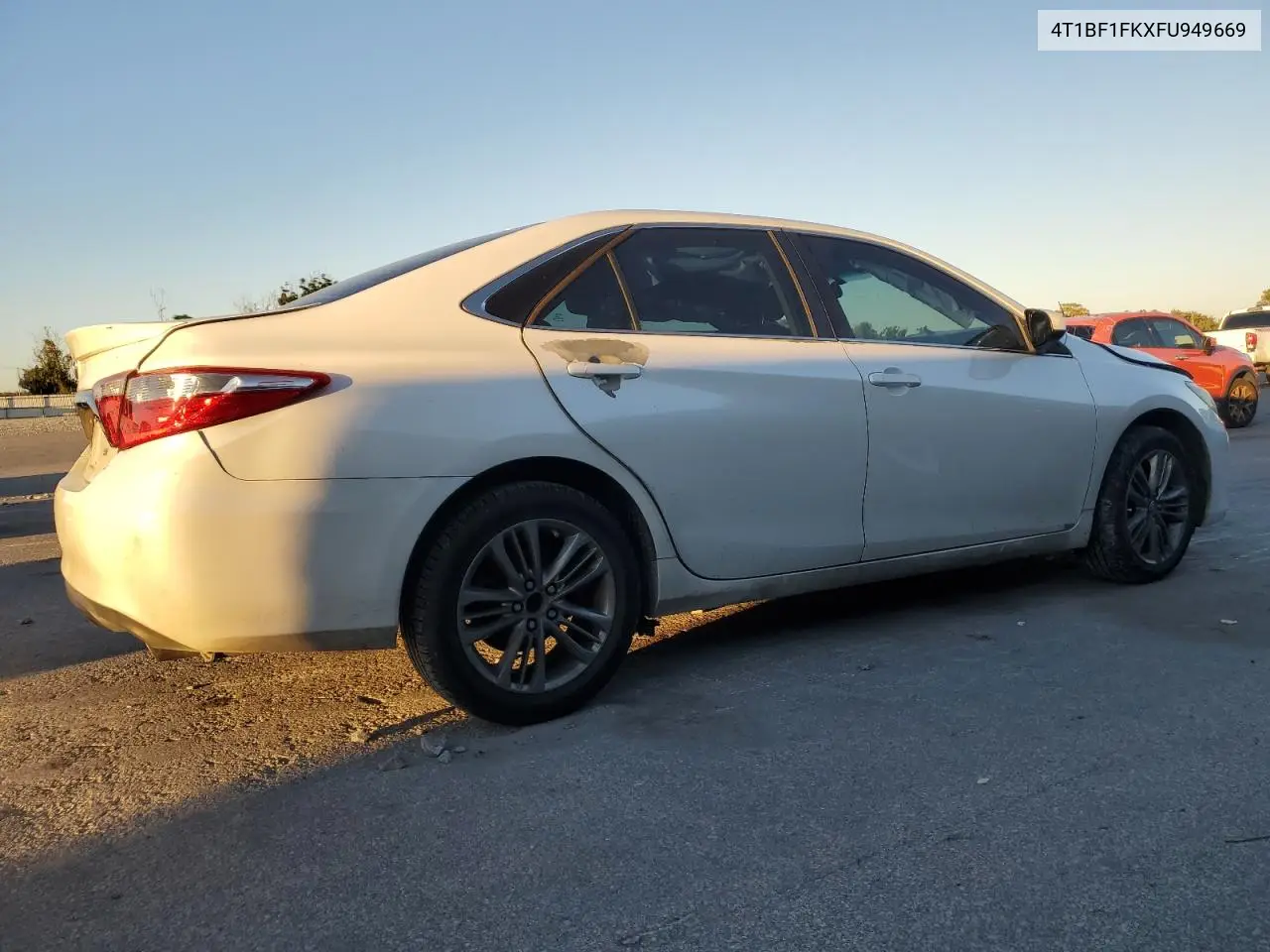 4T1BF1FKXFU949669 2015 Toyota Camry Le