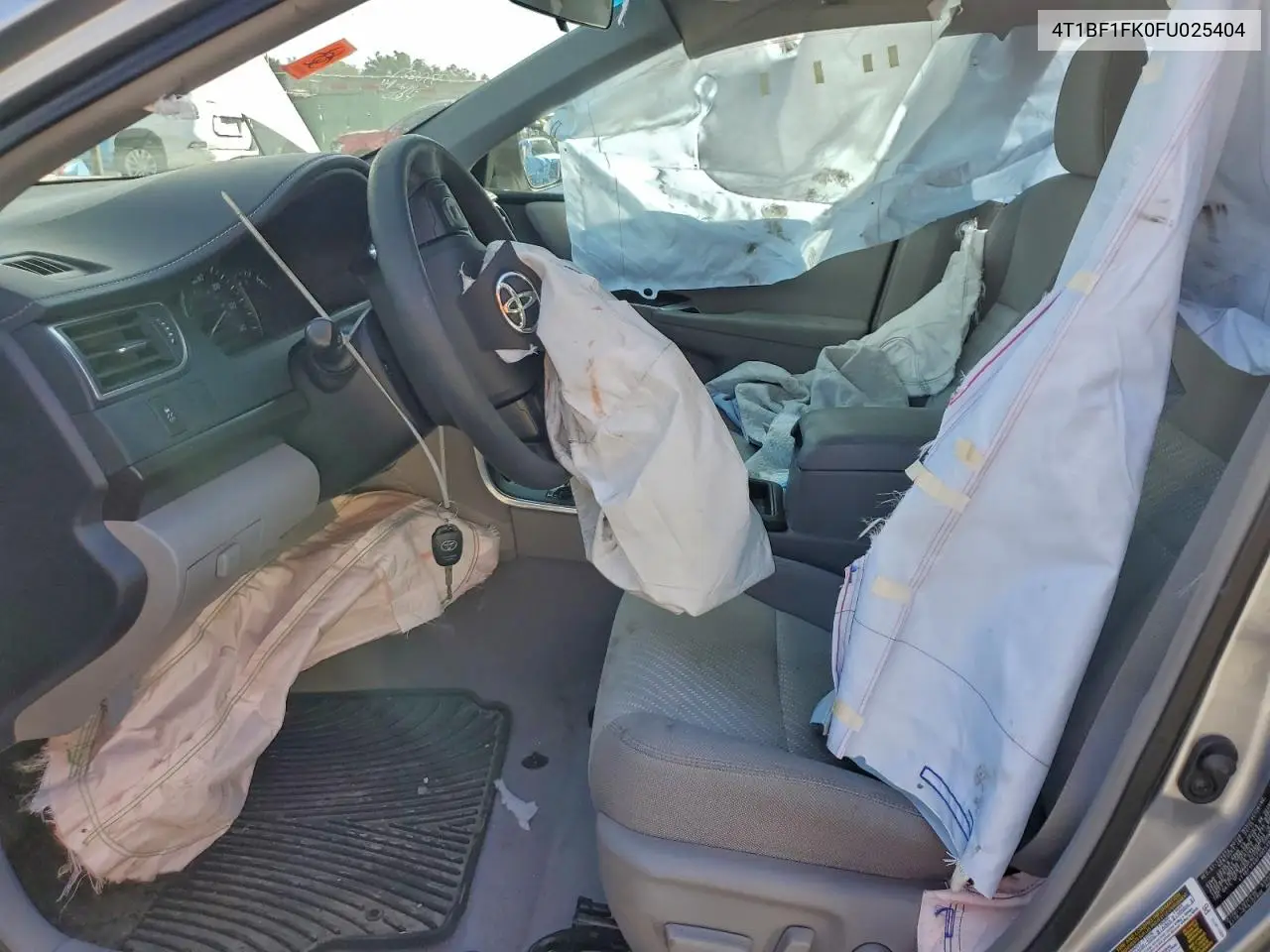 4T1BF1FK0FU025404 2015 Toyota Camry Le