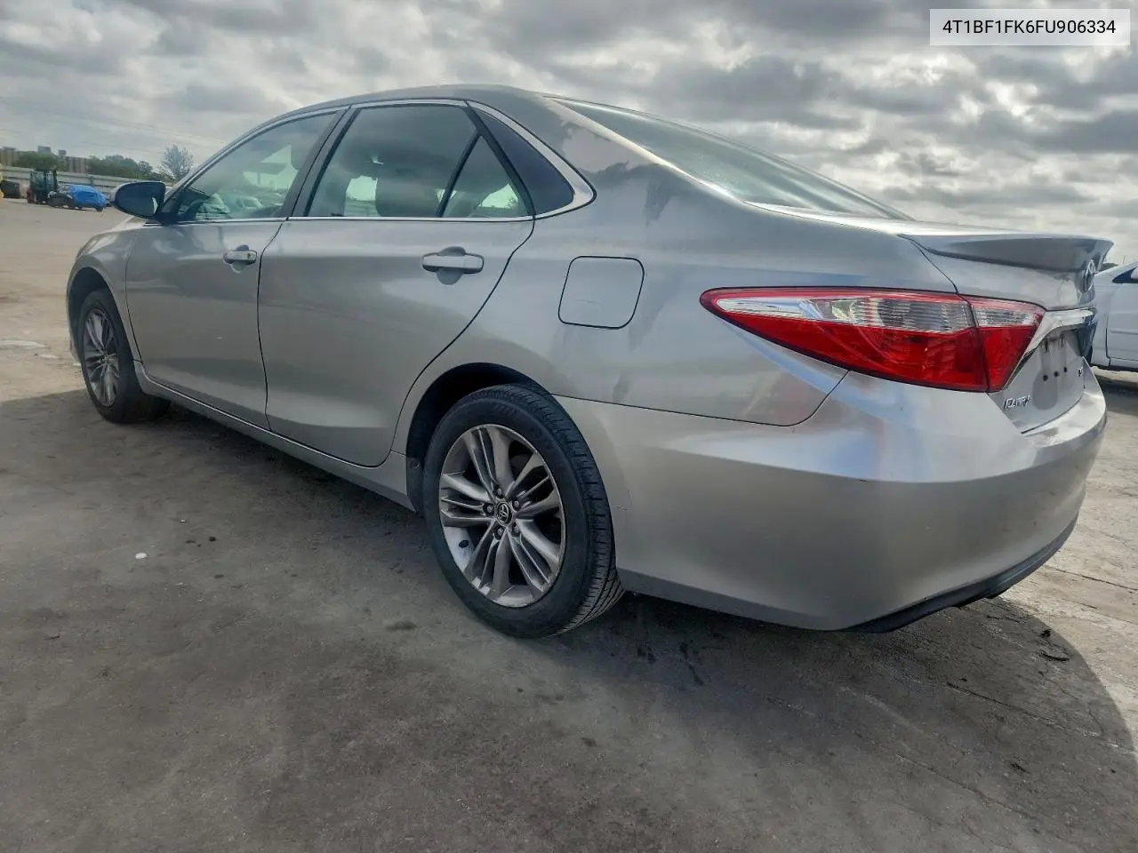 4T1BF1FK6FU906334 2015 Toyota Camry Le