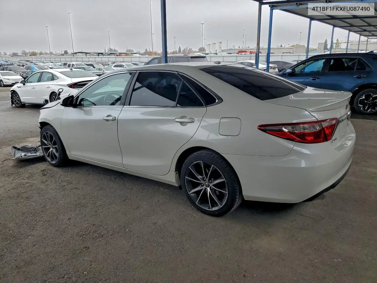 4T1BF1FKXFU087490 2015 Toyota Camry Le