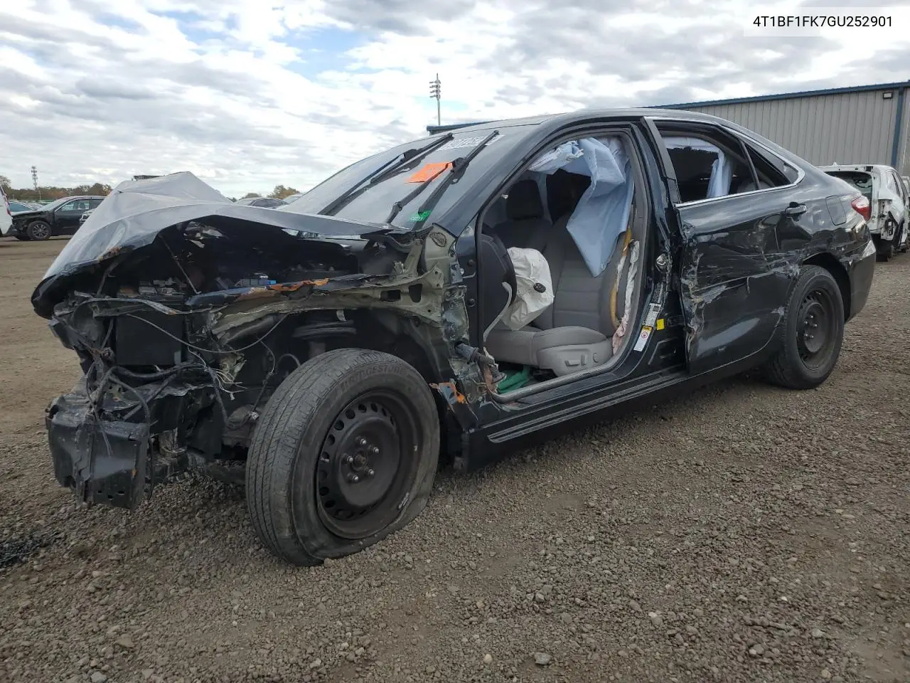 4T1BF1FK7GU252901 2016 Toyota Camry Le