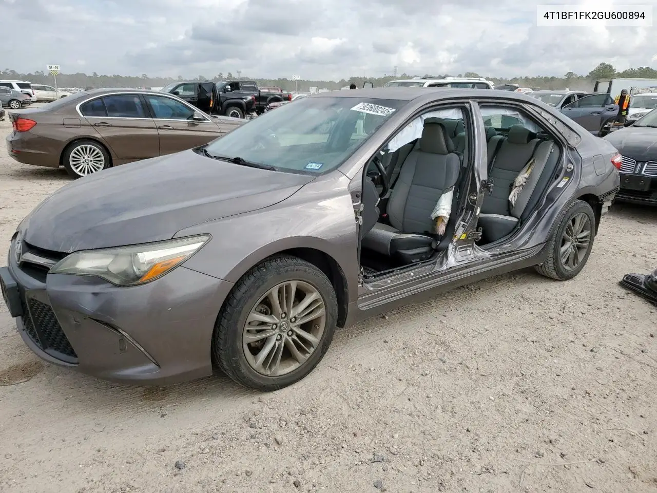 4T1BF1FK2GU600894 2016 Toyota Camry Le