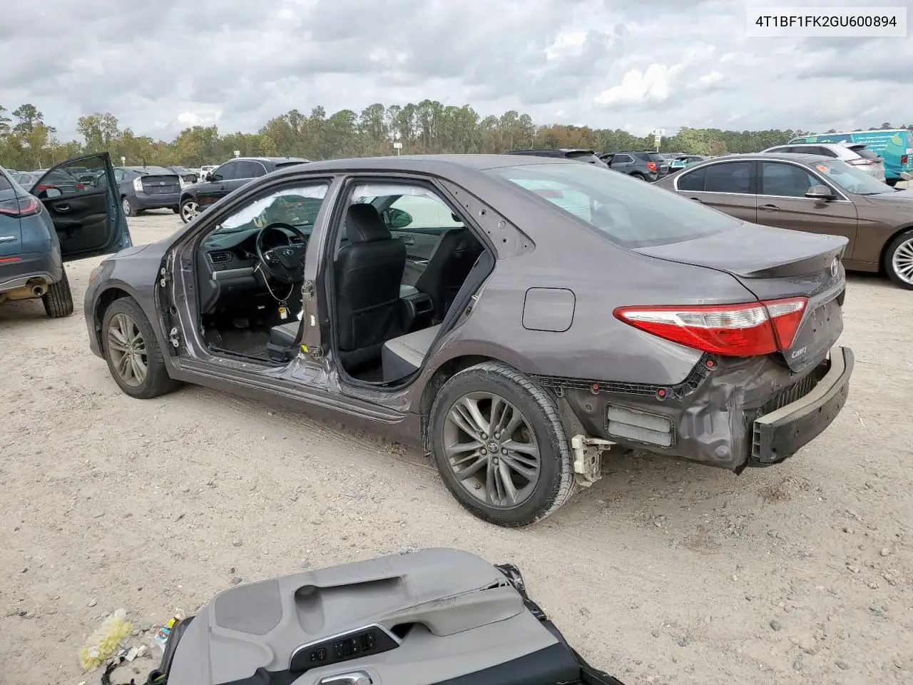 4T1BF1FK2GU600894 2016 Toyota Camry Le
