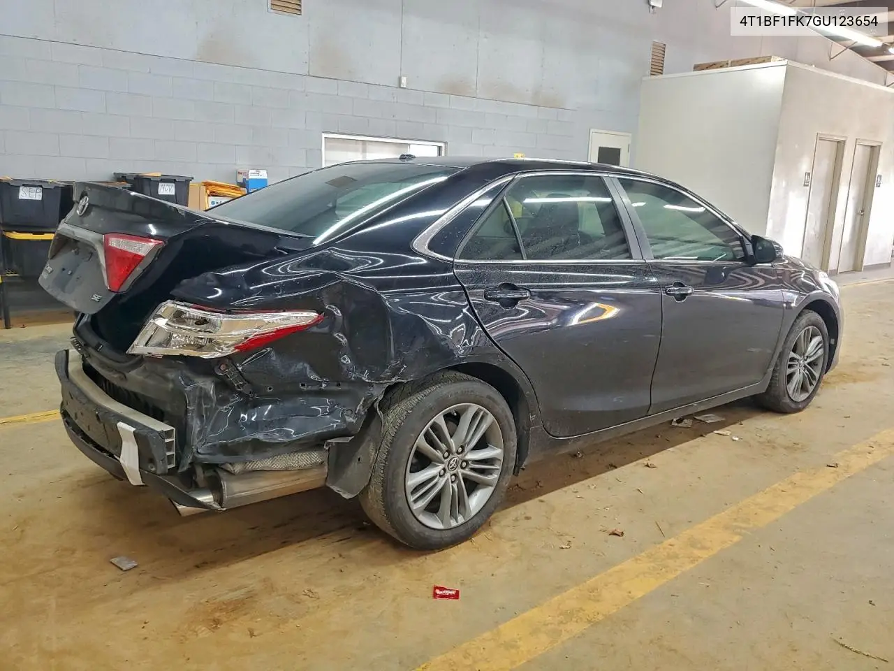 4T1BF1FK7GU123654 2016 Toyota Camry Le