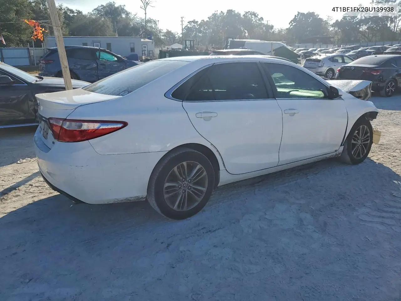 4T1BF1FK2GU139938 2016 Toyota Camry Le