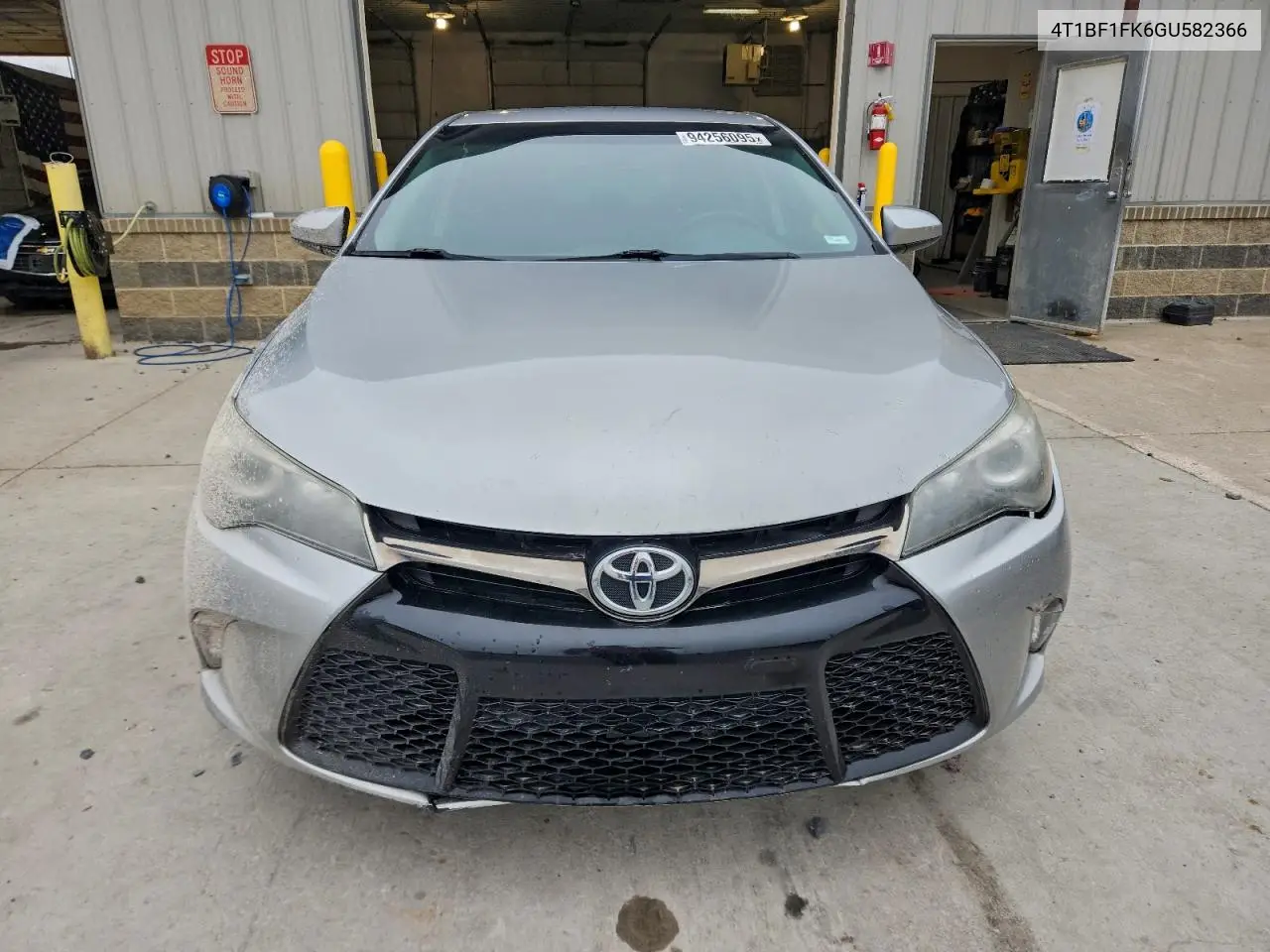4T1BF1FK6GU582366 2016 Toyota Camry Le