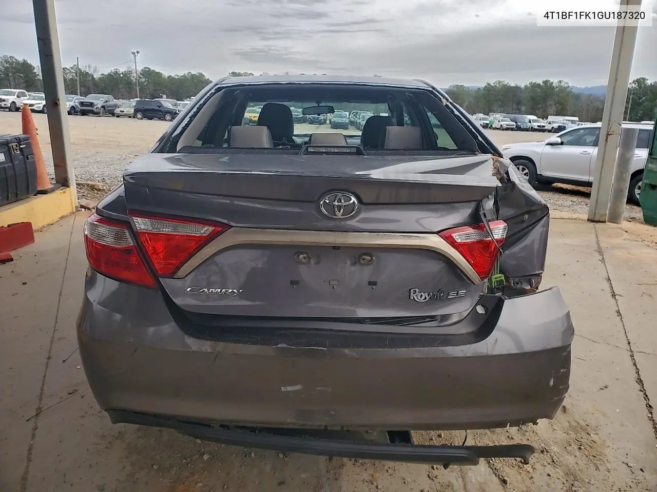 4T1BF1FK1GU187320 2016 Toyota Camry Le