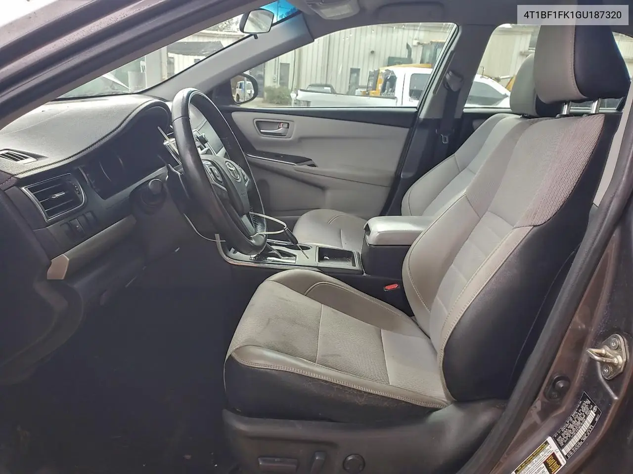 4T1BF1FK1GU187320 2016 Toyota Camry Le