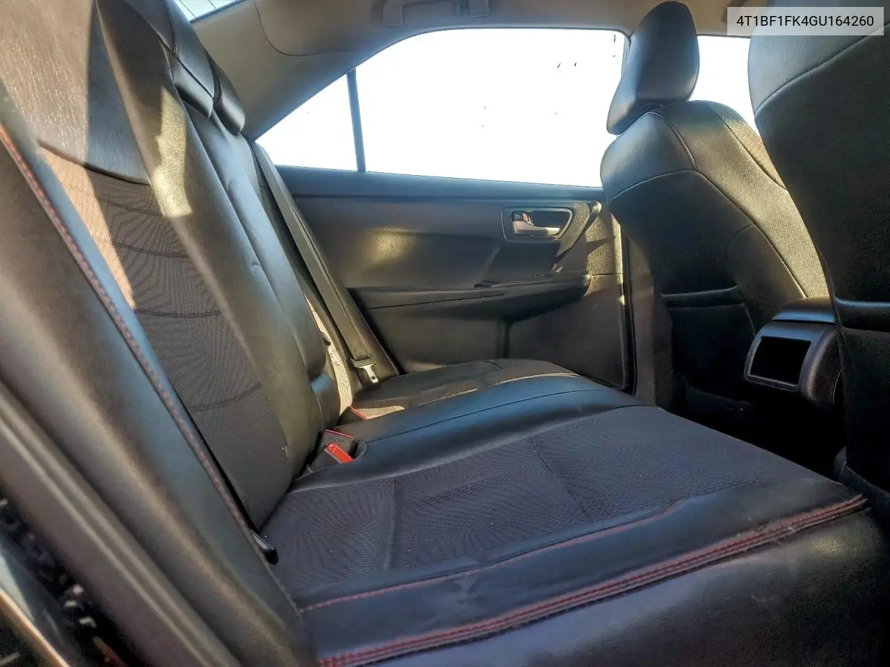 4T1BF1FK4GU164260 2016 Toyota Camry Le