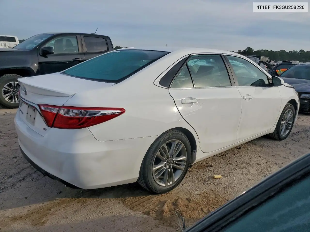 4T1BF1FK3GU258226 2016 Toyota Camry Le