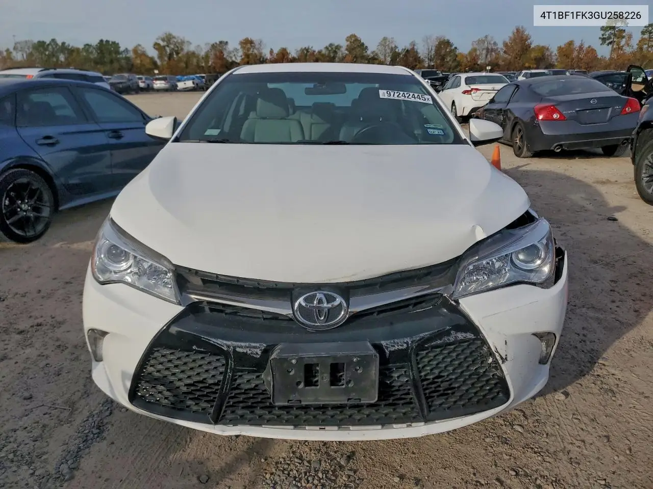 4T1BF1FK3GU258226 2016 Toyota Camry Le