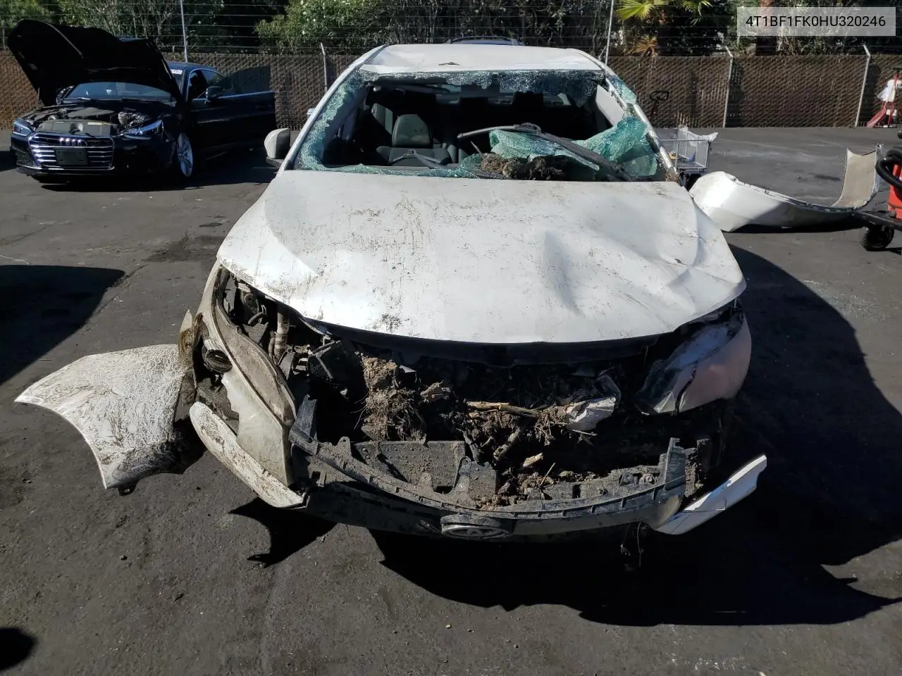 4T1BF1FK0HU320246 2017 Toyota Camry Le