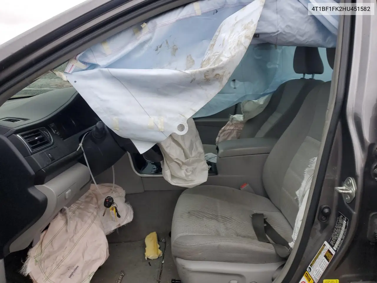 4T1BF1FK2HU451582 2017 Toyota Camry Le