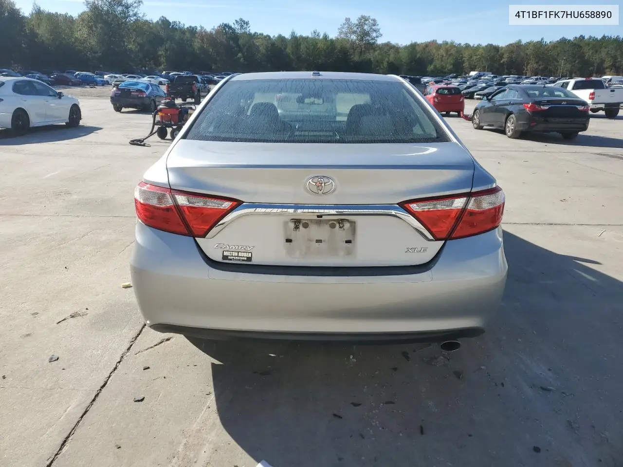 4T1BF1FK7HU658890 2017 Toyota Camry Le