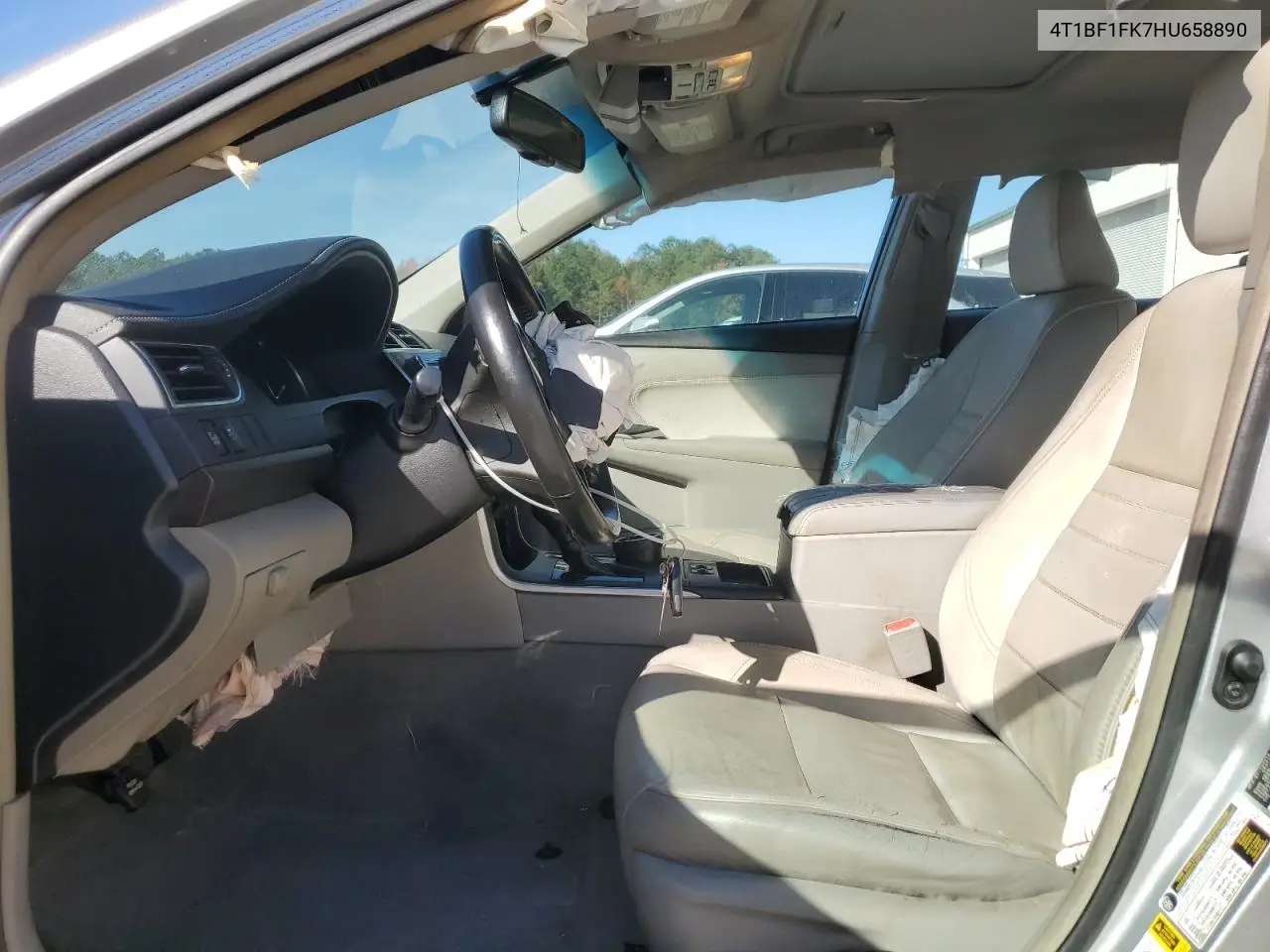 4T1BF1FK7HU658890 2017 Toyota Camry Le