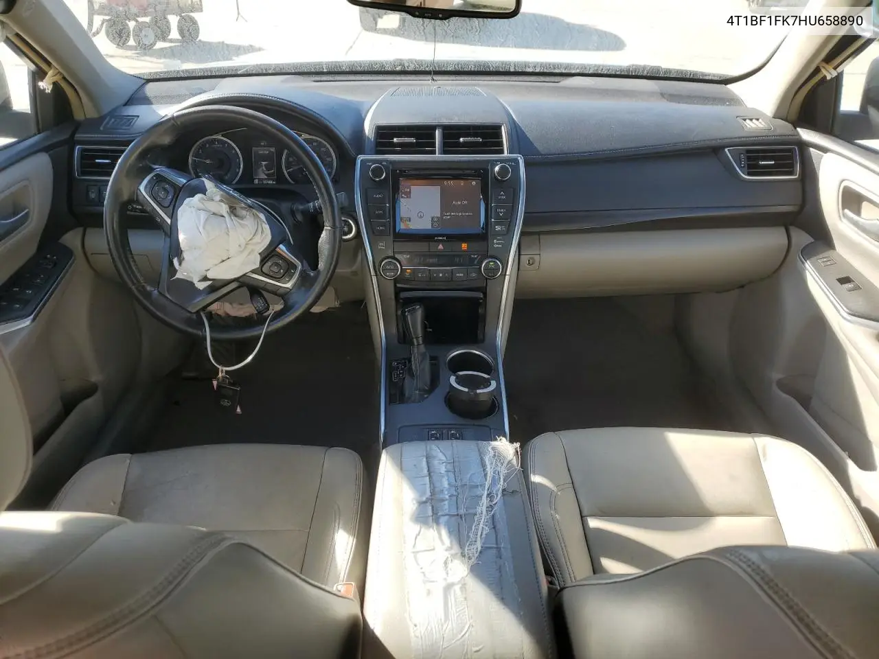 4T1BF1FK7HU658890 2017 Toyota Camry Le