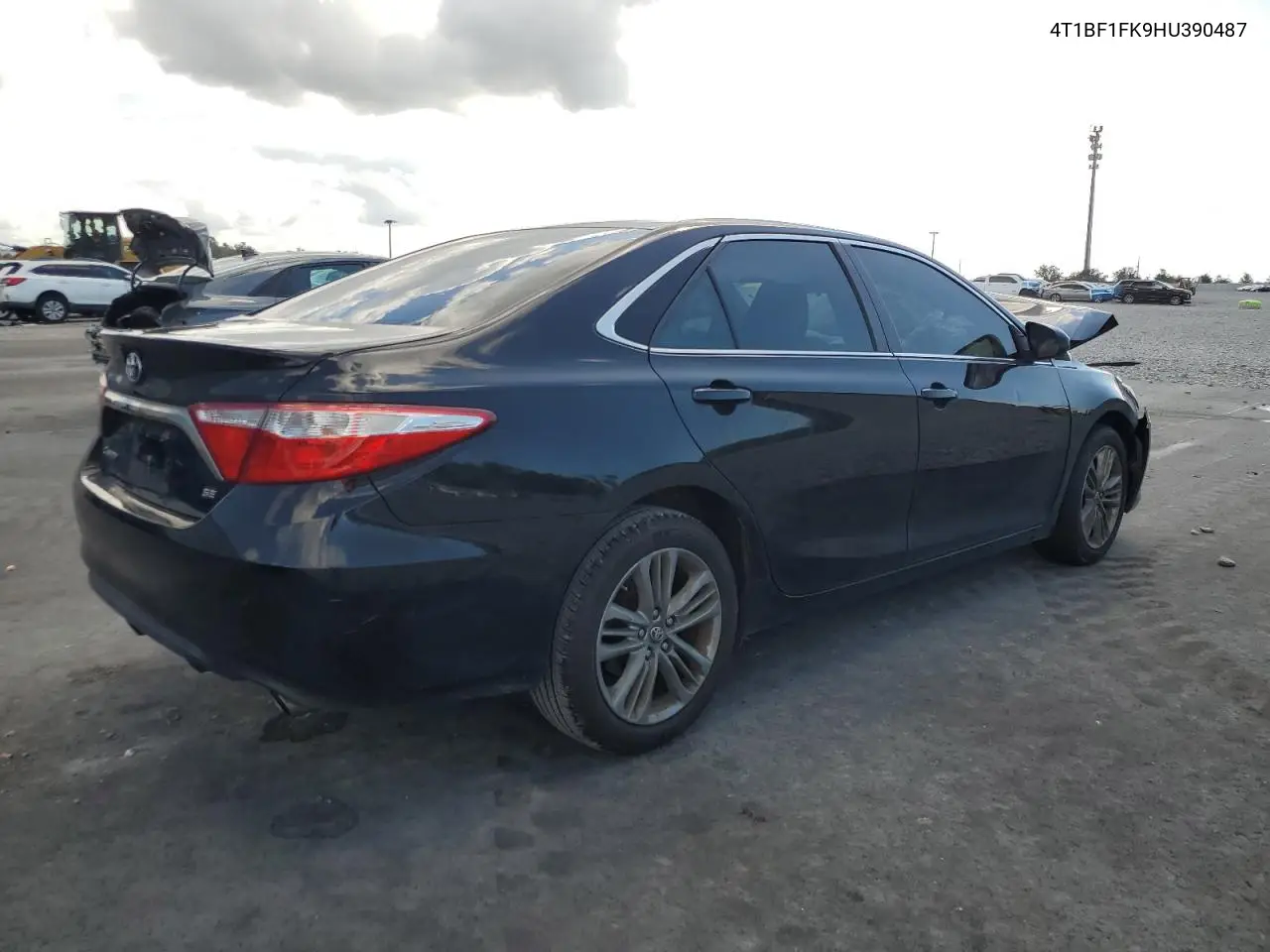 4T1BF1FK9HU390487 2017 Toyota Camry Le