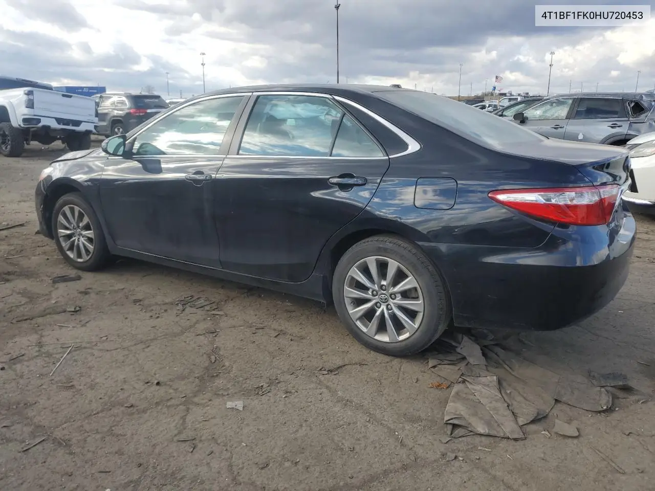 4T1BF1FK0HU720453 2017 Toyota Camry Le