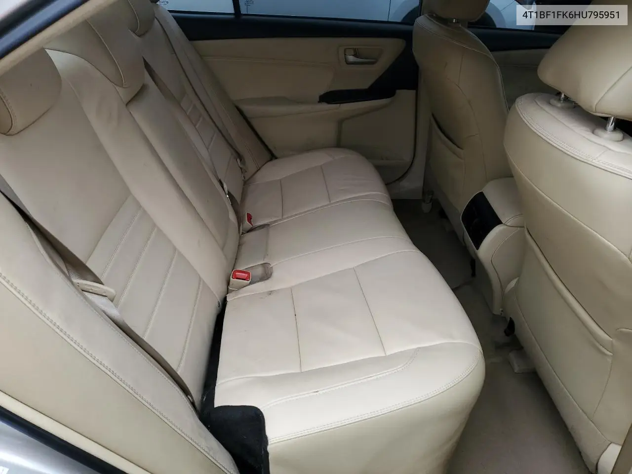4T1BF1FK6HU795951 2017 Toyota Camry Le